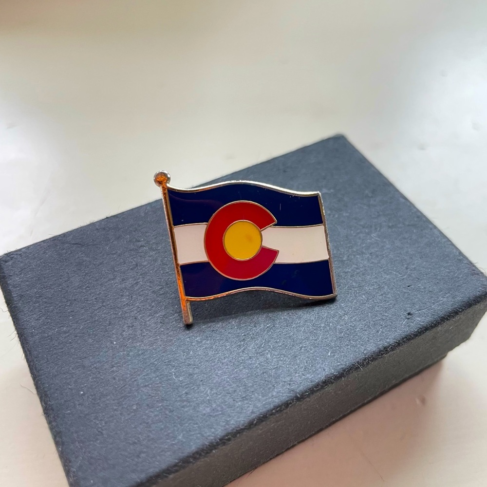 Colorado State Flag Pin